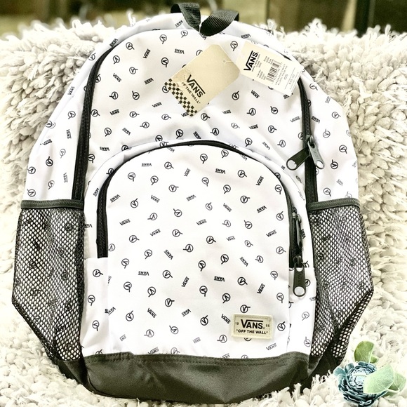 New with tag VANS ALUMNI PACK PRI BACKPACK w/logo and adjustable straps 4 pocket - Picture 2 of 14